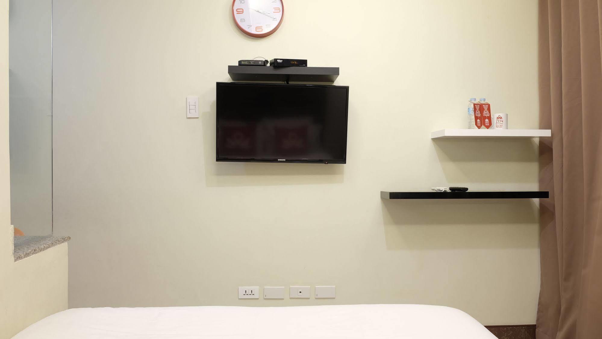 Zen Rooms Malate Robinsons Manila Exteriör bild