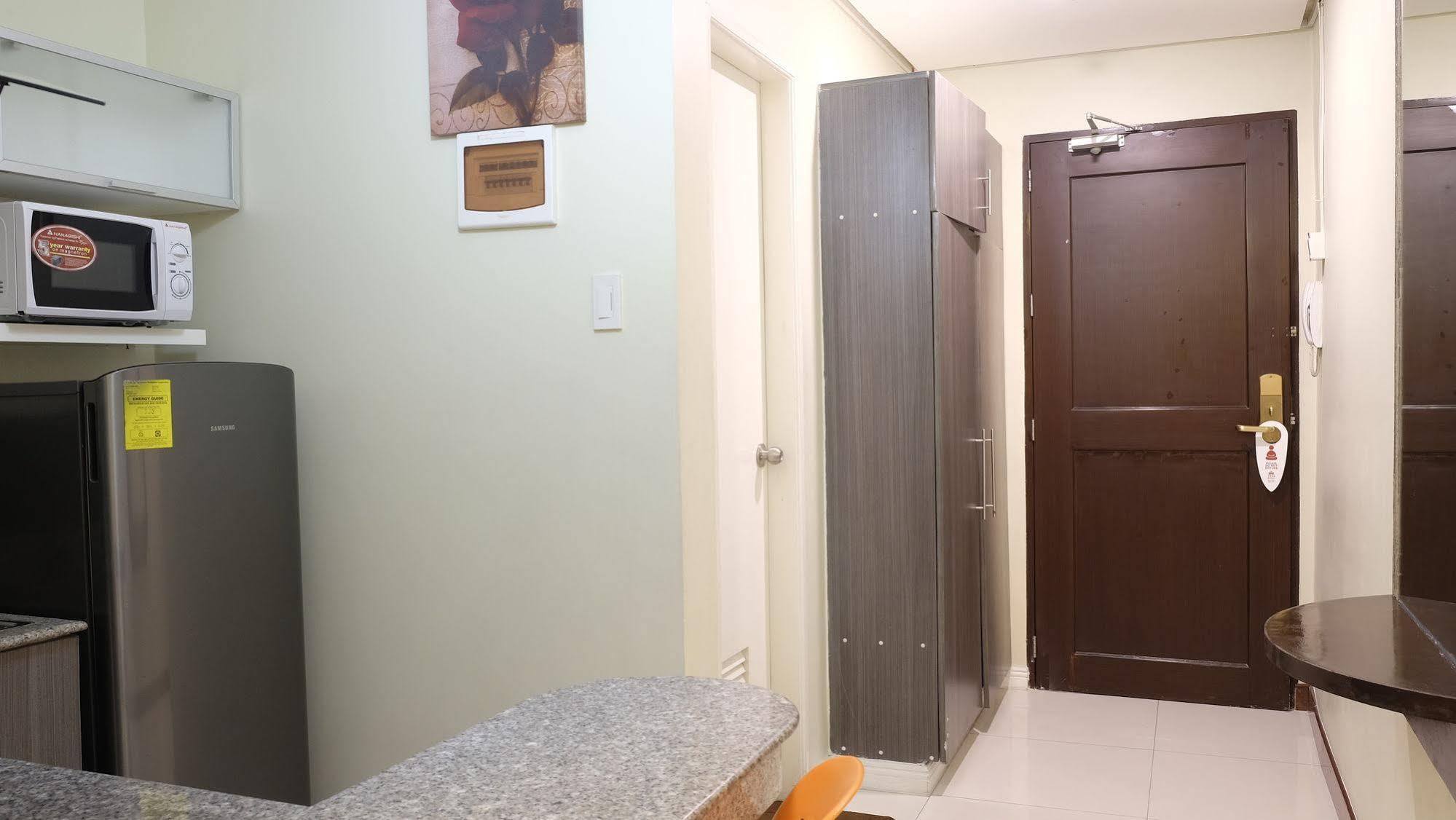 Zen Rooms Malate Robinsons Manila Exteriör bild