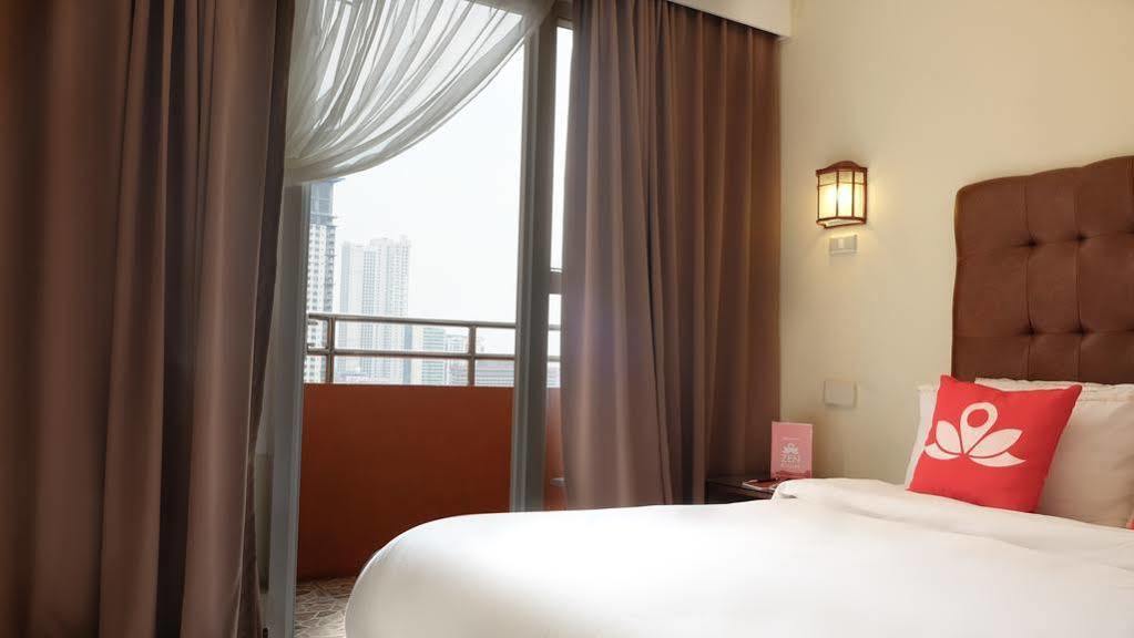Zen Rooms Malate Robinsons Manila Exteriör bild